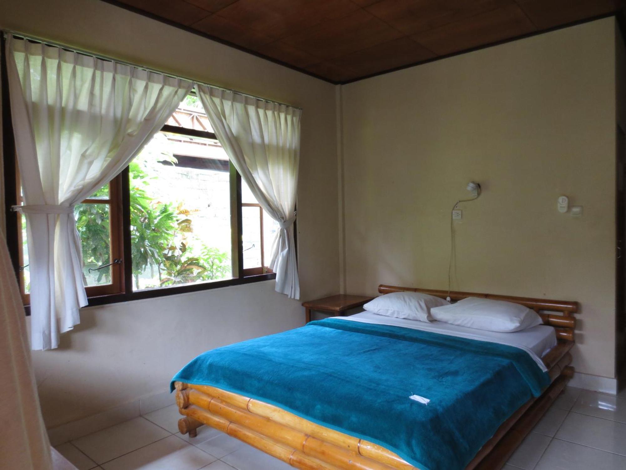 Paradise Palm Beach Bungalows And Dive Center Tulamben Exteriér fotografie
