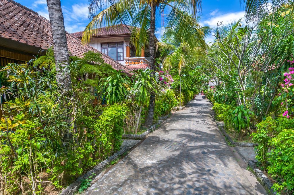 Paradise Palm Beach Bungalows And Dive Center Tulamben Exteriér fotografie