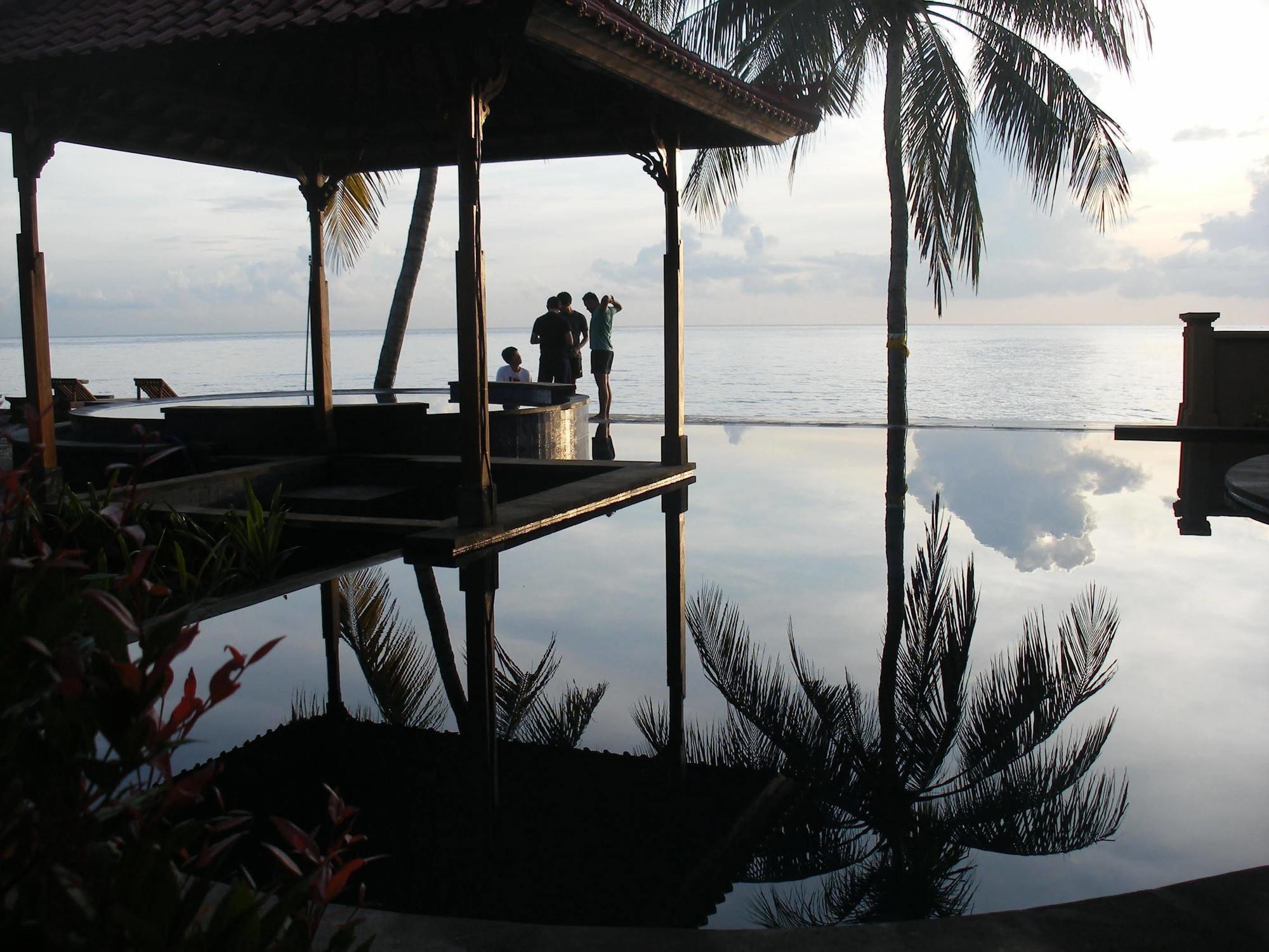Paradise Palm Beach Bungalows And Dive Center Tulamben Exteriér fotografie